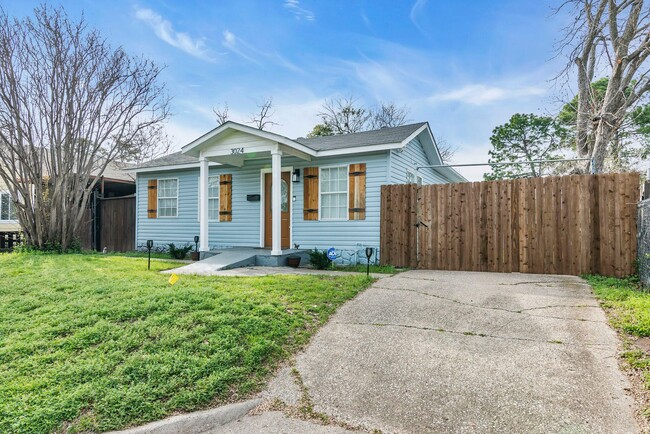 Building Photo - Large yard with storage