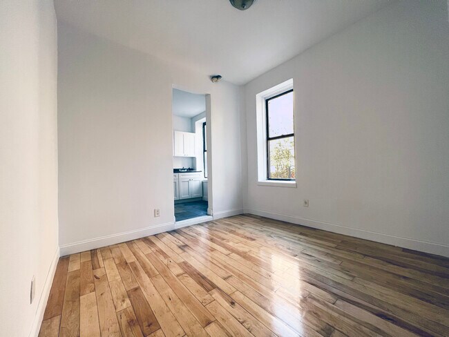 Foto del edificio - 2657 Frederick Douglass Blvd