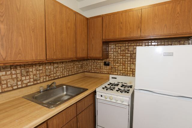 Foto del edificio - 629 W Belmont Ave