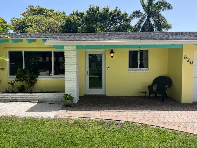 Foto del edificio - 620 NE 9th Ave
