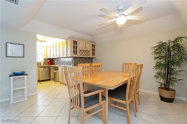 Foto del edificio - 25740 Hickory Blvd