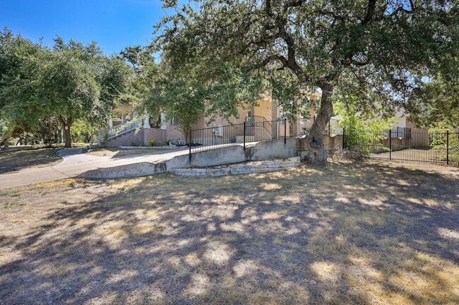 Foto del edificio - 10011 Brightling Ln