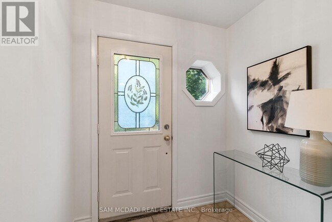 Photo du bâtiment - 1302 Martley Dr