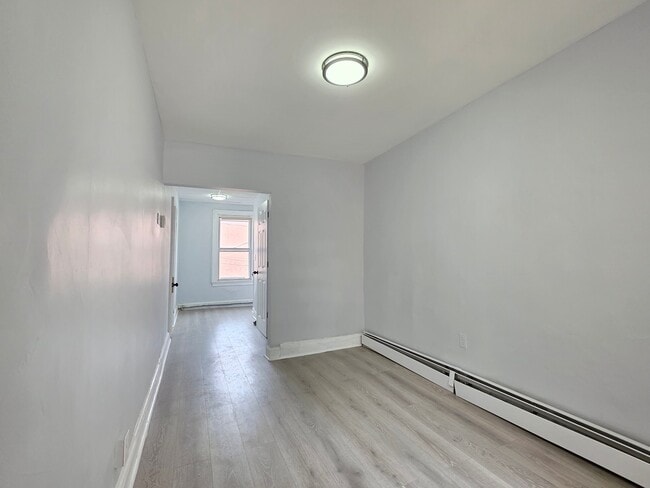 Foto del edificio - 8 Lincoln Ave