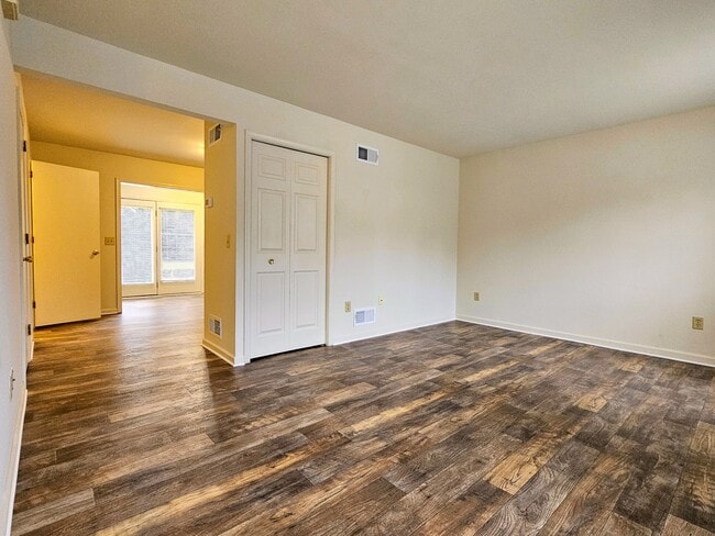 Building Photo - 256 Morgan Dr