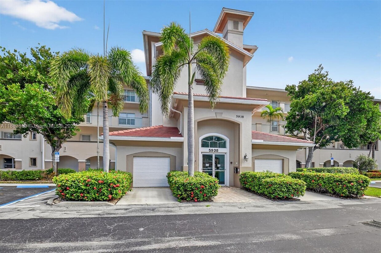 Foto principal - 5938 Crystal Shores Dr