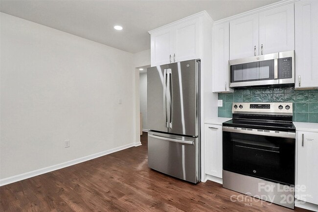 Building Photo - 403 E 27th St