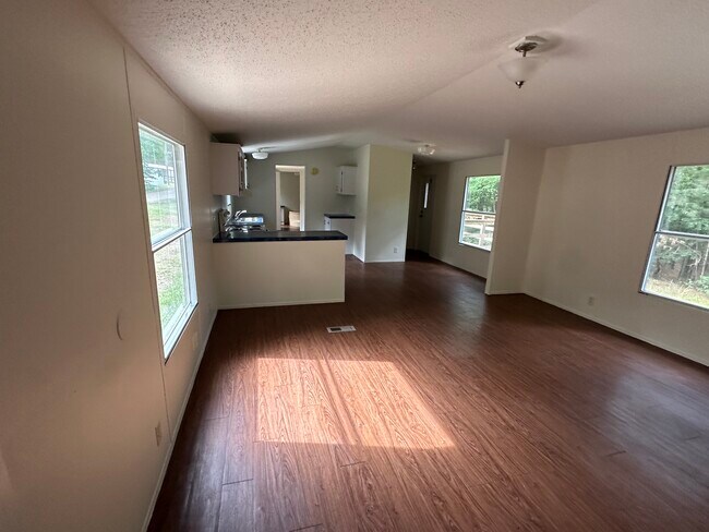 Foto del edificio - 153 Baywood Trail