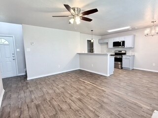 Building Photo - 314 California Dr