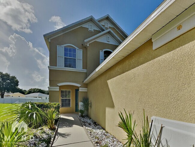 Building Photo - 11114 Silver Fern Way