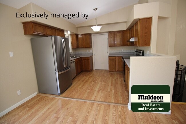 Building Photo - Pet Friendly and Spacious HOME!!