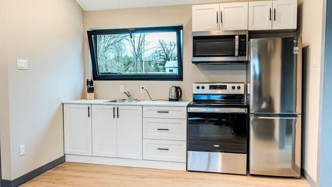 Building Photo - 6010 Rice Lake Scenic Dr