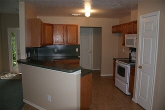 Building Photo - 8415 Reterio Dr