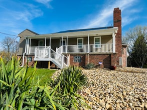 Building Photo - 2501 Wildwood Rd