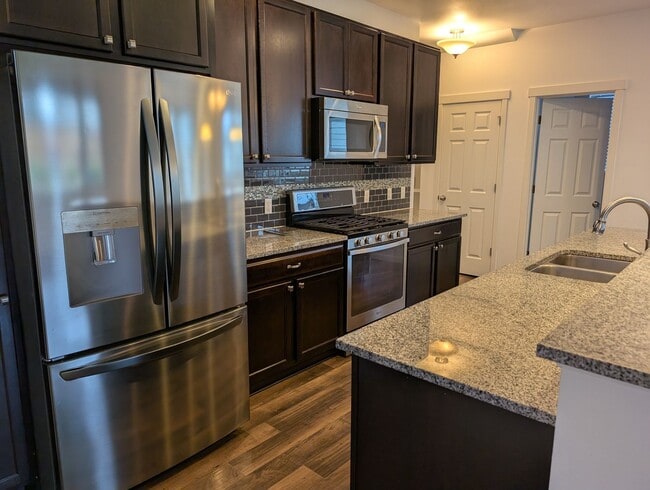 Building Photo - 5516 Timber Ridge Dr