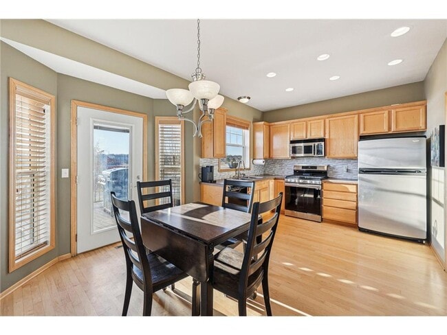 Building Photo - 8451 Jonquil Ln N