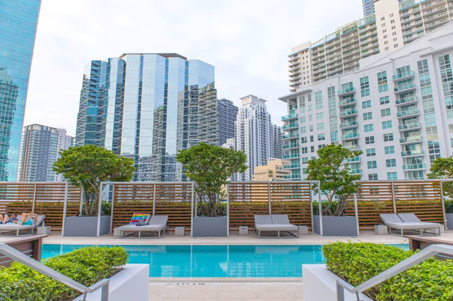 Foto del edificio - 1300 Brickell Bay Dr