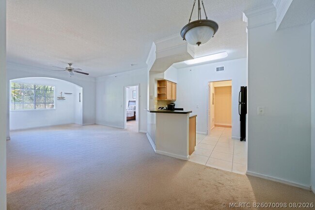 Building Photo - 5205 Myrtlewood Cir E