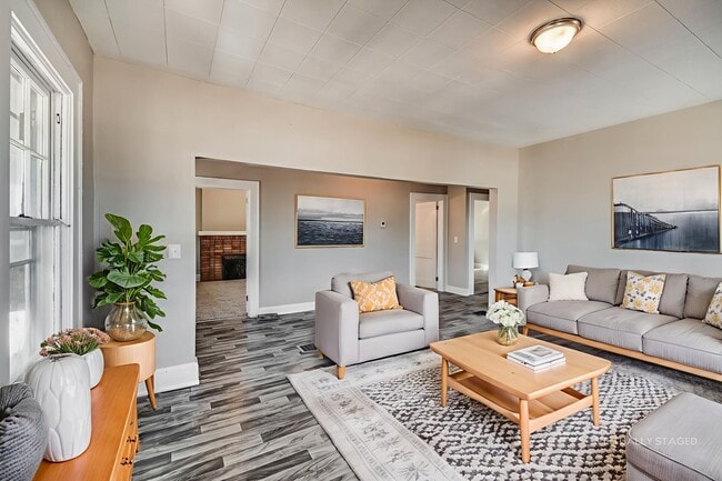 Building Photo - 916 Indiana St