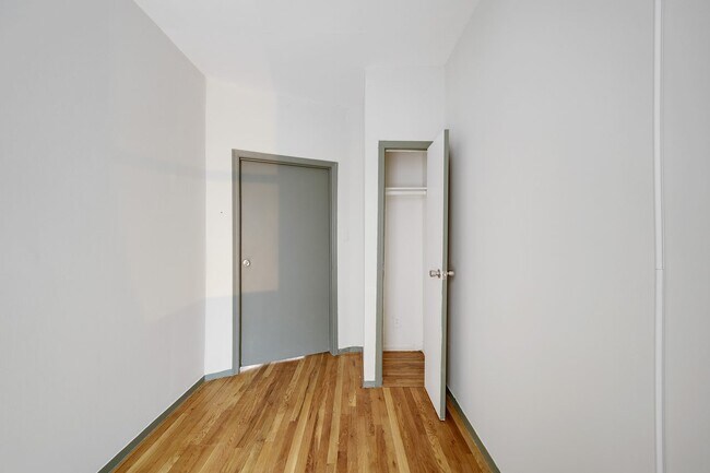 Building Photo - Full room C in a Newly Added Home in Colu