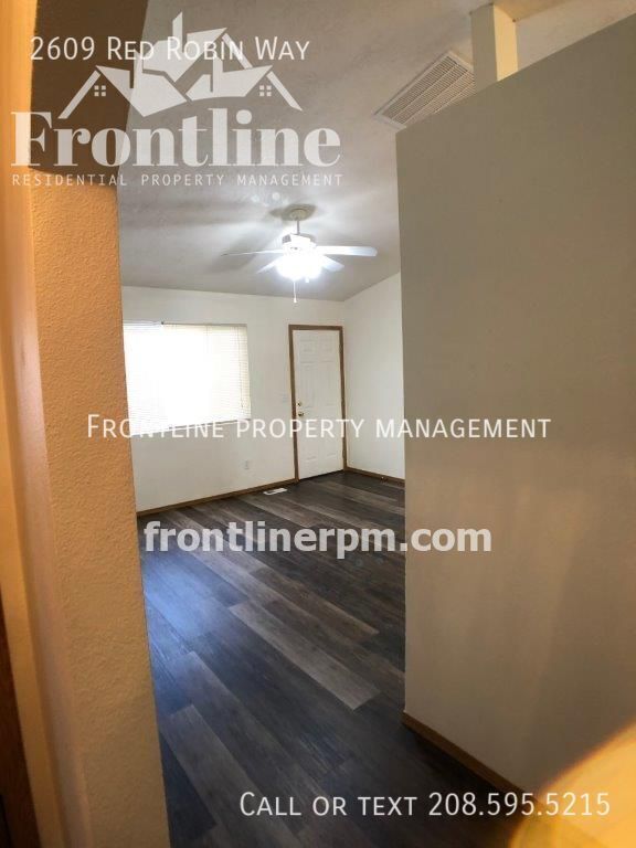 Foto del edificio - 2609 Red Robin Way