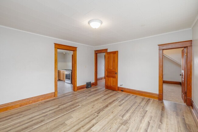 Foto del edificio - 132 W 14th Ave