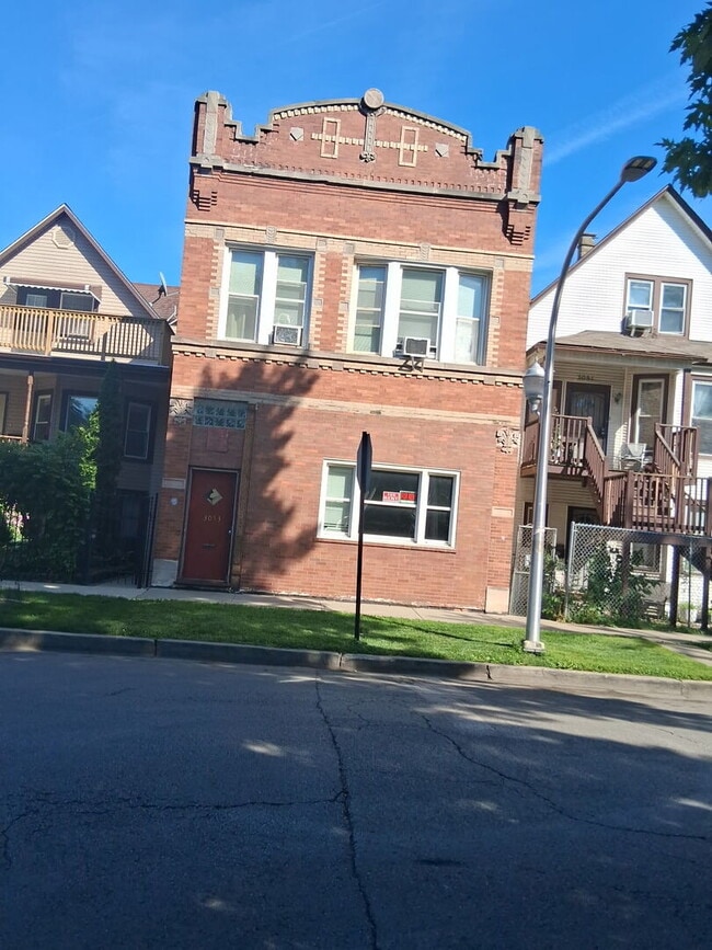 Building Photo - 3053 N Elbridge Ave