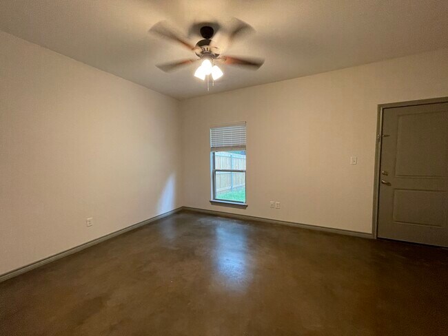Foto del edificio - 4074 County Rd 152 W