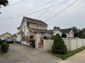Building Photo - 14 Nicholas Ave