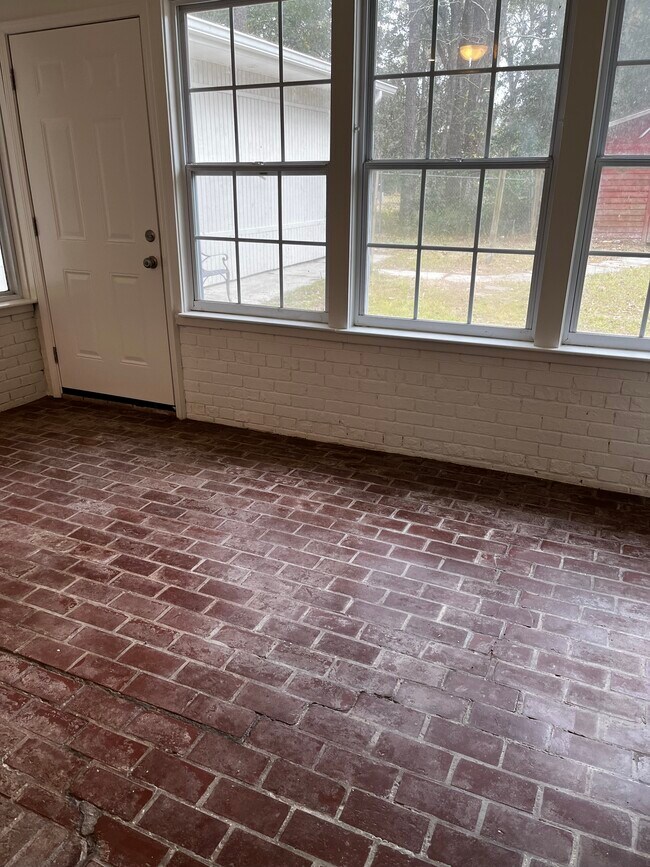 Sunroom/Office - 416 S Jefferson Pky