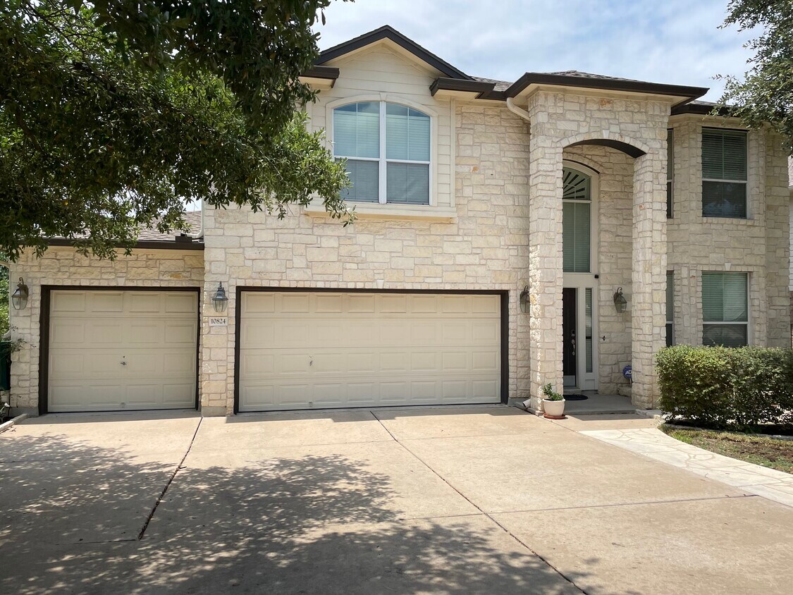 Foto principal - 10824 Quarry Oaks Trail
