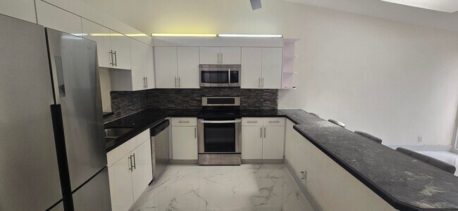 Foto del edificio - 5161 NW 11th Ln
