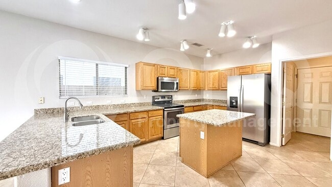 Building Photo - 1122 W Wildhorse Dr