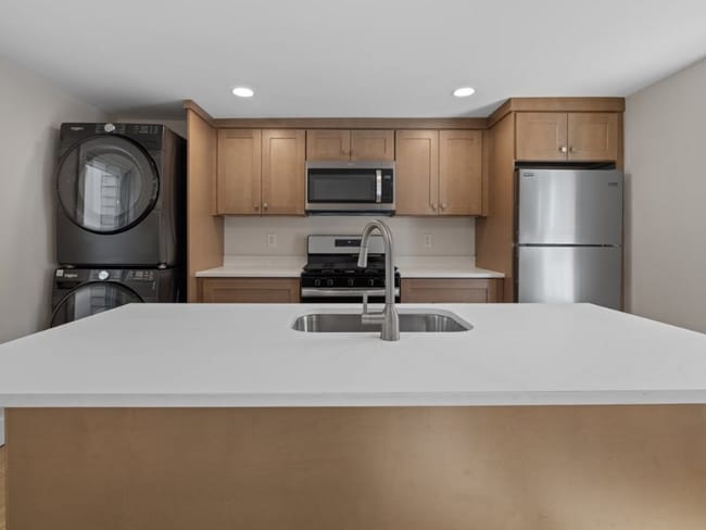 Building Photo - 40 Cedar St