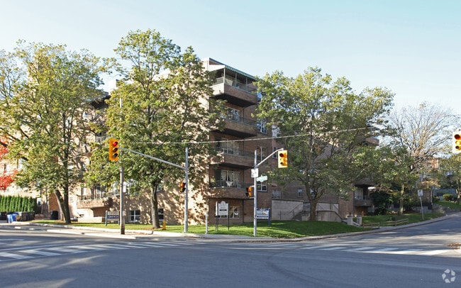 Building Photo - 655 Briar Hill Avenue