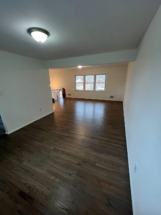 Building Photo - 331 Colonial Dr