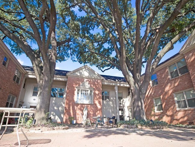 Foto del edificio - 420 Colquitt St