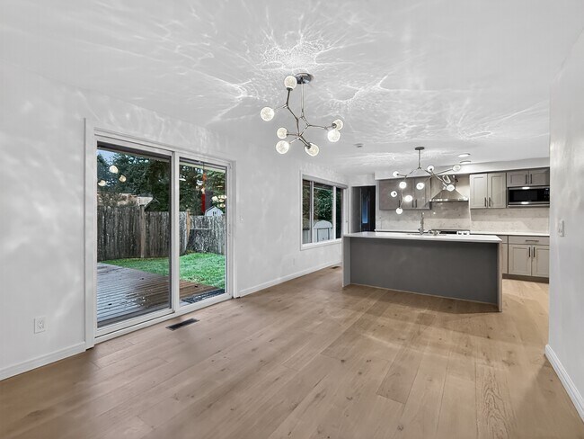 Building Photo - 16711 NE 18th St