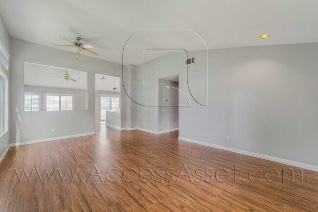 Building Photo - Charming 4-Bedroom, 2 Bath Home with Open ...