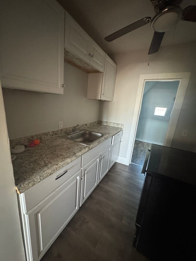 Building Photo - 302-304 Lenox Ave