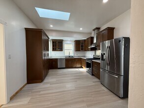 Building Photo - 1921 Harmon St