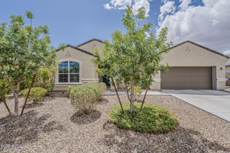 Building Photo - 44587 W Palo Amarillo Rd