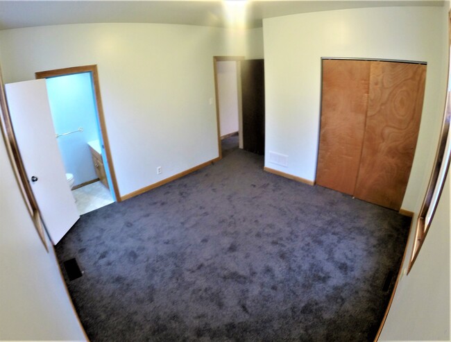 Master Bed - 616 4th St