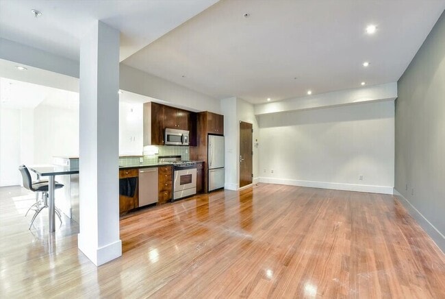 Building Photo - 542 Natoma St