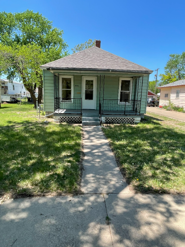 Foto principal - 856 Custer St