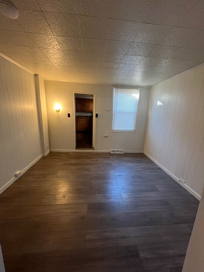 Building Photo - Charming 2 Bedroom Home in the Heart of La...