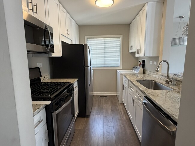 Building Photo - 29W649 Winchester Cir