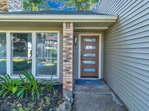 Building Photo - 1306 Briarmead Dr