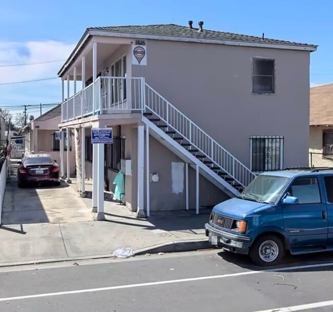 Building Photo - 1618 Firestone Blvd