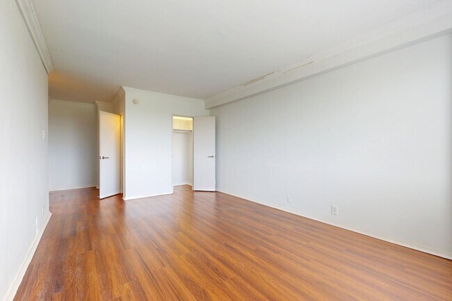 Interior Photo - Dorchester